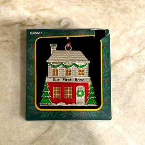 🎁🎄Our First Home Holiday Ornament 🎄🎁